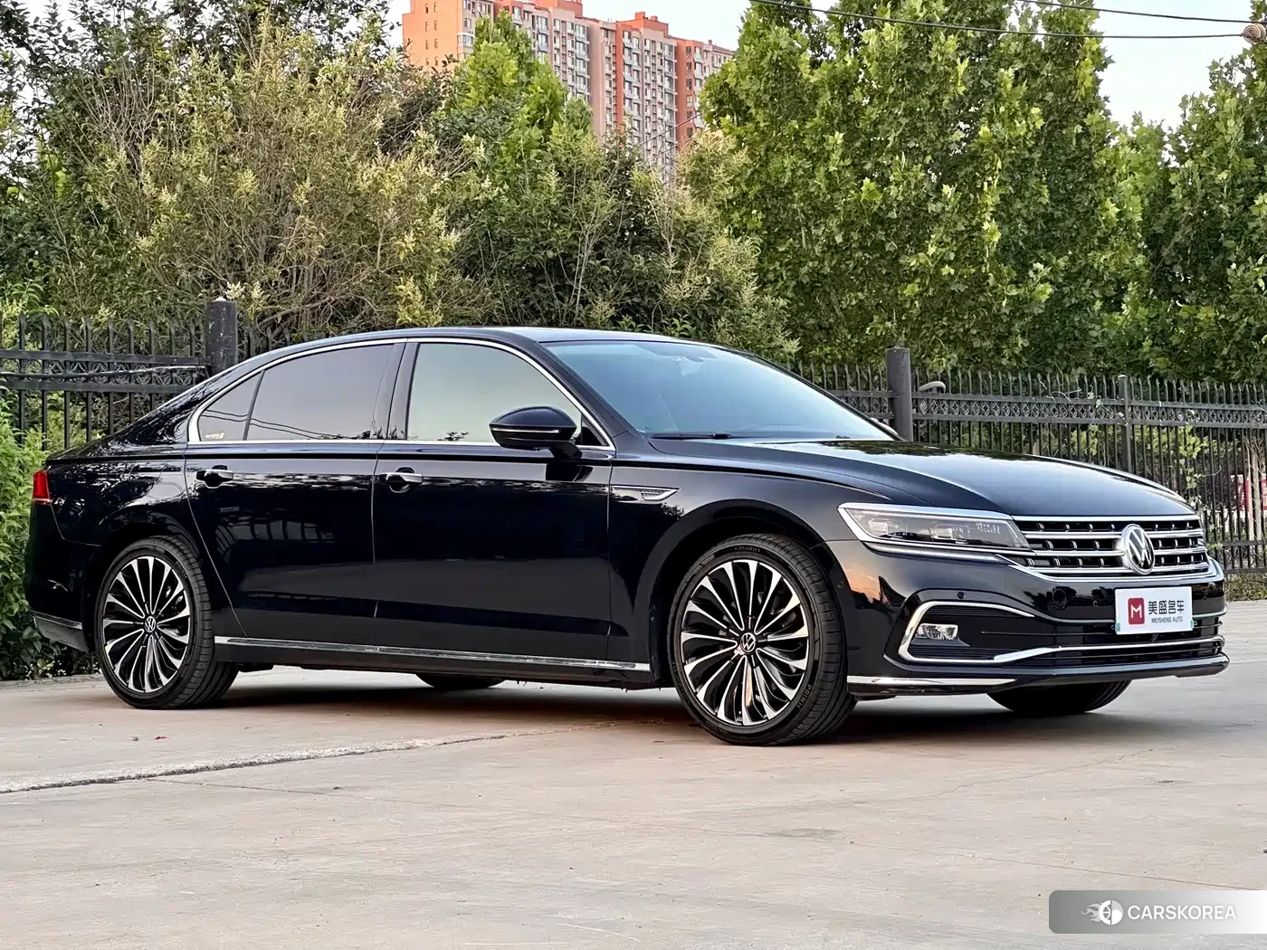 Volkswagen Phideon 2023 Черный из Китая, фото 3