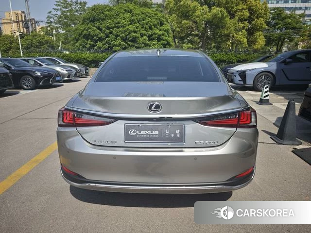 Lexus ES id 4238601 из Китая 8