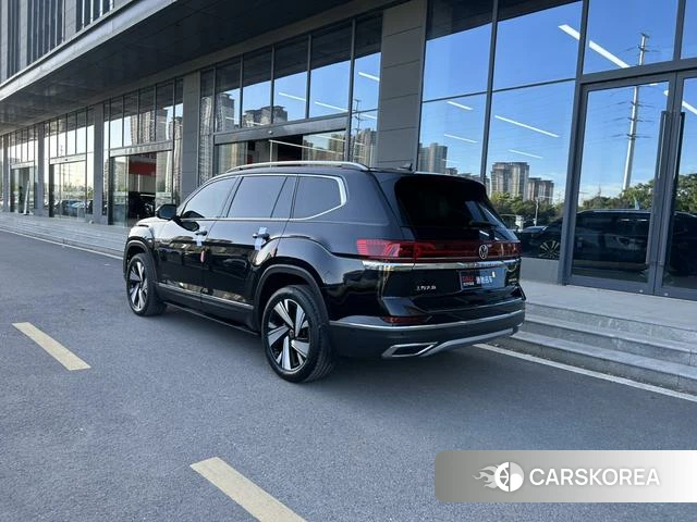 Volkswagen Tourang 2023 Черный из Китая, фото 3