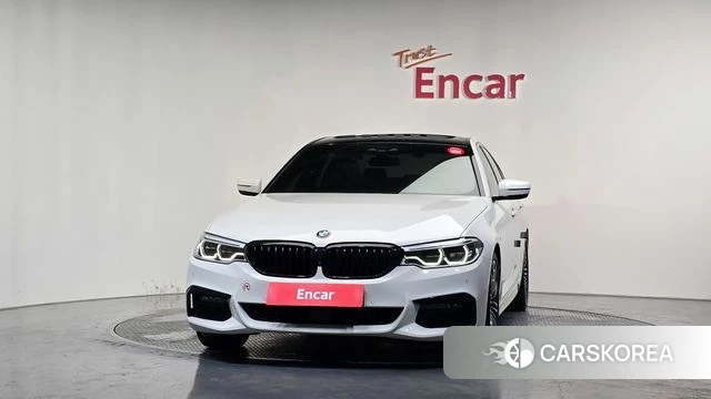 BMW 5 Series (G30) id 4619927 из Кореи 23