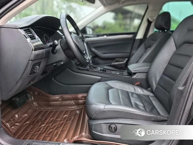 Volkswagen Huiang id 4254566 из Китая 12