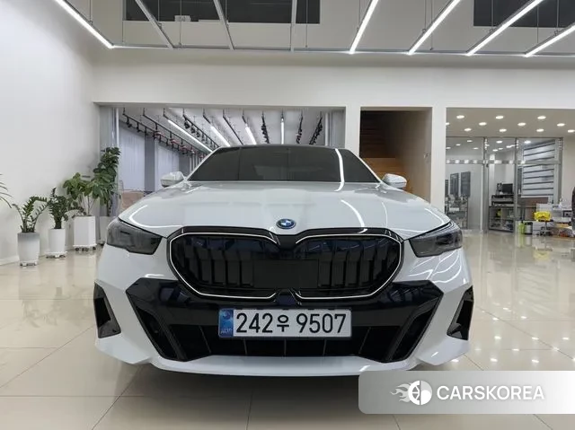 BMW 5 Series (G60) id 3543988 из Кореи 13