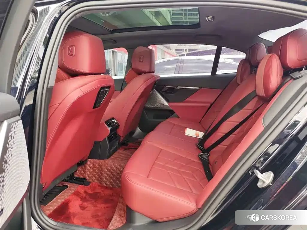 BMW 5 series 2024 Черный из Китая, фото 3