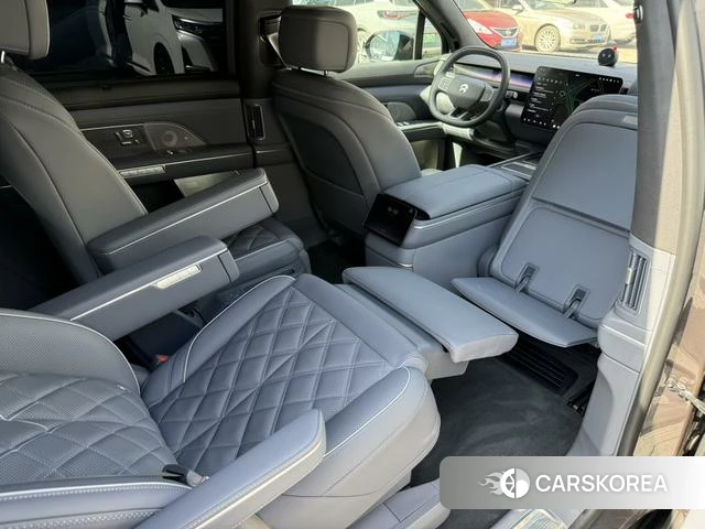 Weilai ES8 2026 Темно-серый из Китая, фото 6