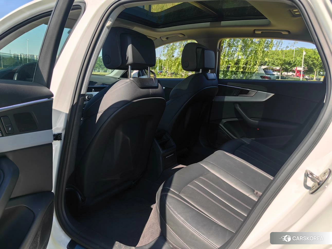 Audi A4L id 4413263 из Китая 9