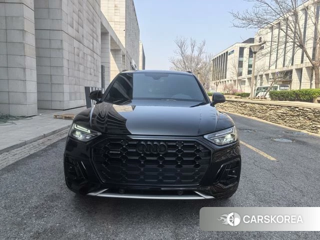 Audi Q5L 2022 Черный из Китая, фото 3