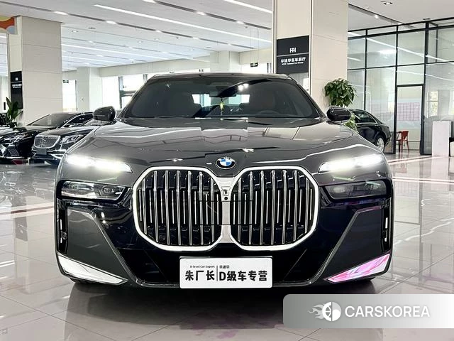 BMW 7 series 2023 Темно-серый из Китая, фото 3