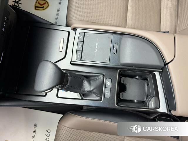 Lexus ES id 4272574 из Китая 23