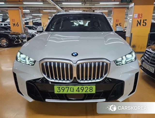 BMW X5 (G05) 2024 Жемчужный цвет из Кореи, фото 3