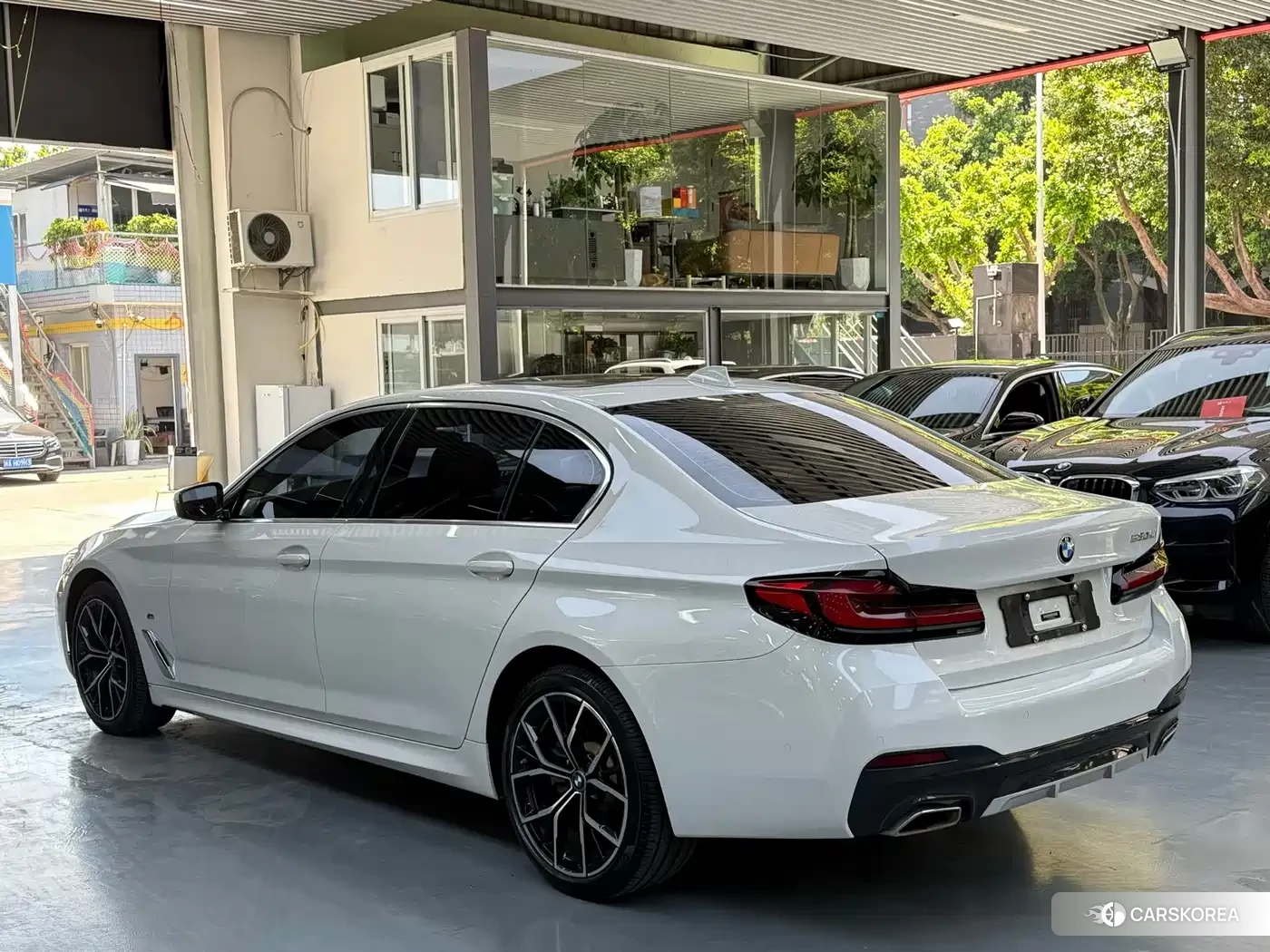 BMW 5 series 2021 Белый из Китая, фото 3