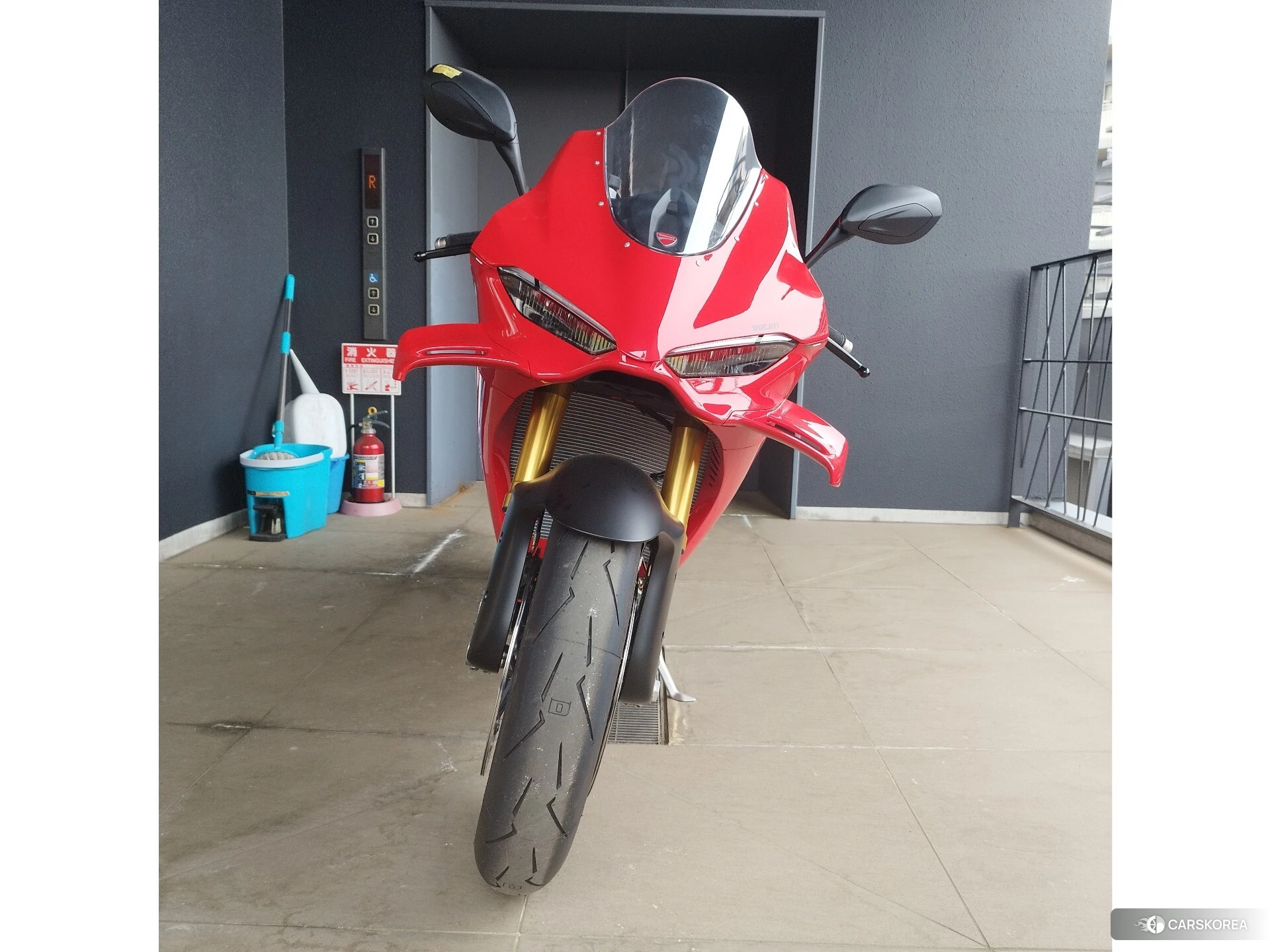 Проданный Ducati PANIGALE V4 S 2025 из Японии