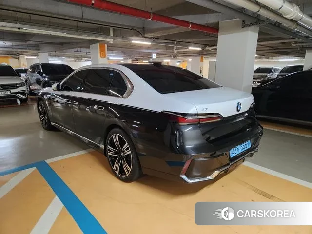 BMW i7 (G70) id 3074507 из Кореи 11