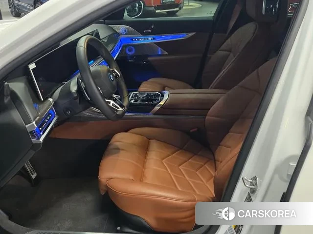 BMW 7 Series (G70) 2024 Белый из Кореи, фото 3