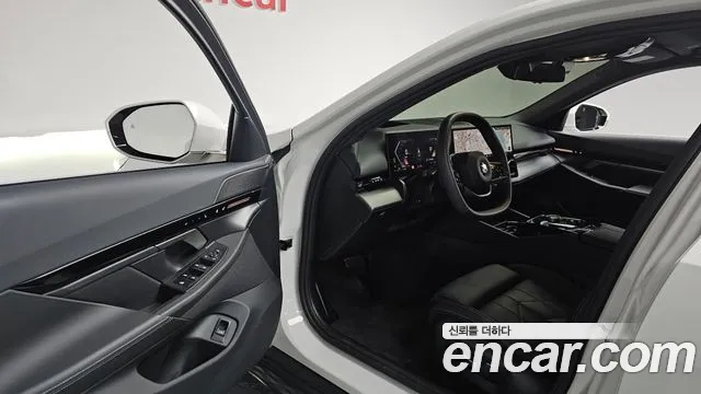 BMW 5 Series (G60) id 2676262 из Кореи 13