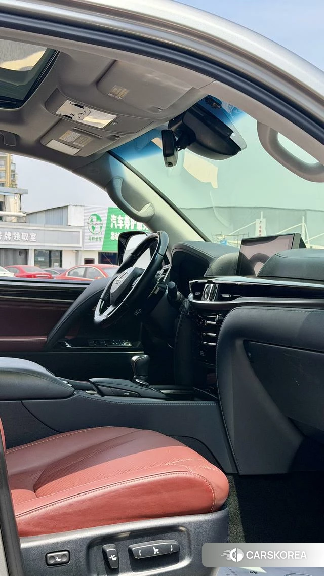 Lexus LX id 4342106 из Китая 22
