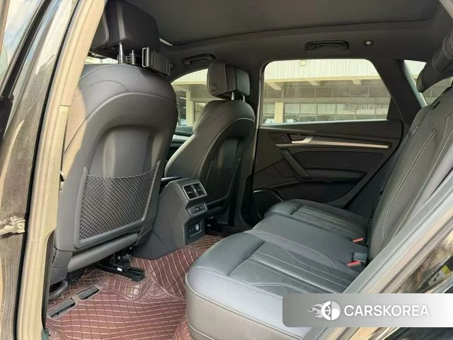 Audi Q5L 2023 Черный из Китая, фото 3