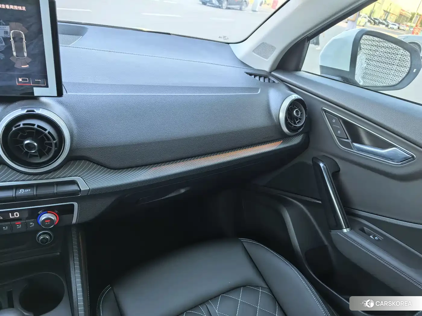 Audi Q2L id 4622309 из Китая 7