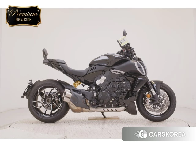 Ducati DIAVEL V4 2023 из Японии