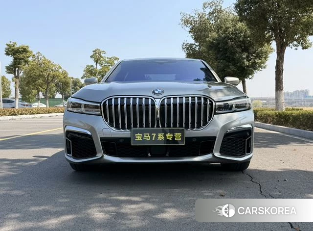 BMW 7 series 2022 Серебристо-серый из Китая, фото 3