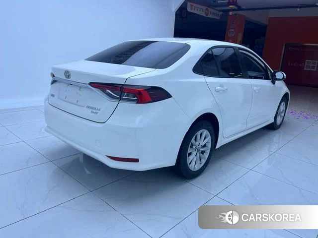 Toyota Corolla 2022 Белый из Китая, фото 4