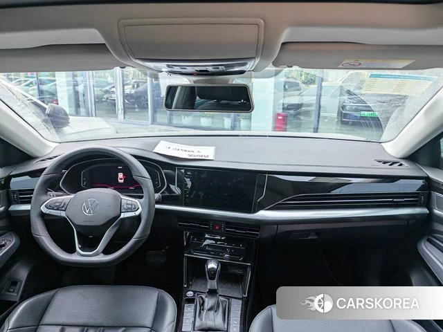 Volkswagen Passat 2025 Черный из Китая, фото 3