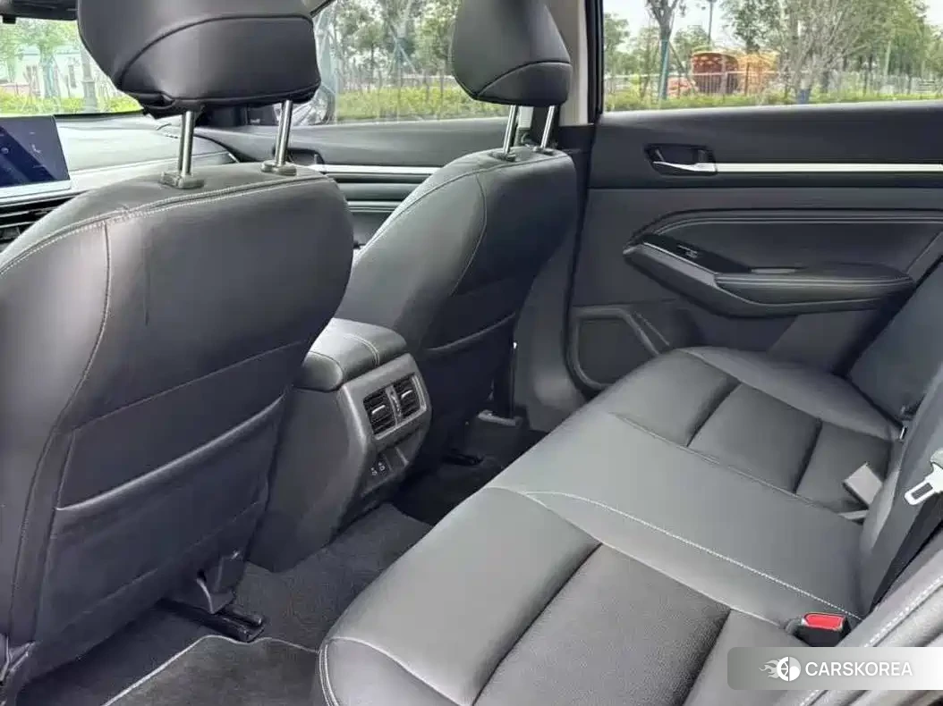 Nissan Altima 2023 Черный из Китая, фото 3