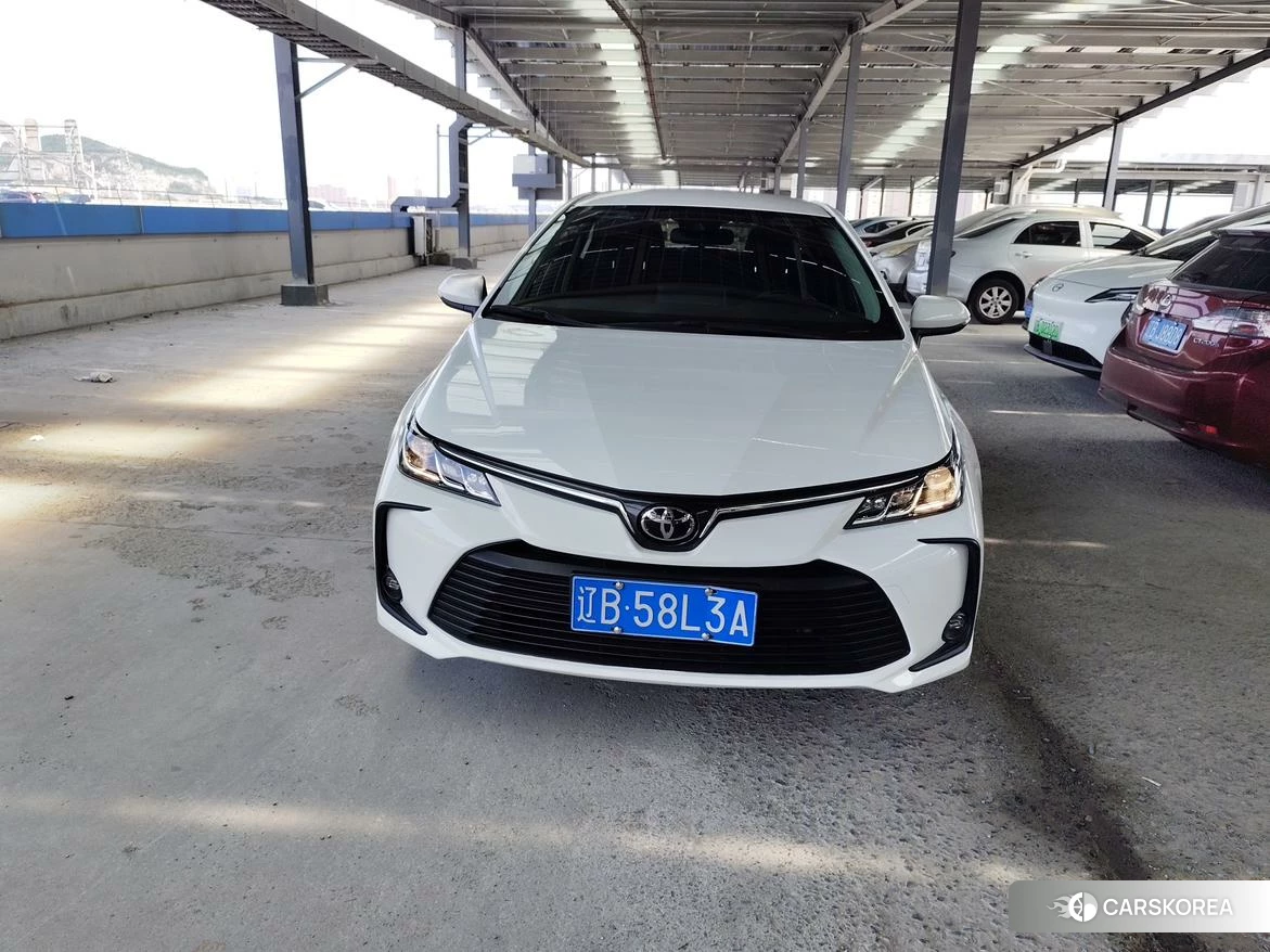 Toyota Corolla 2023 Белый из Китая, фото 3