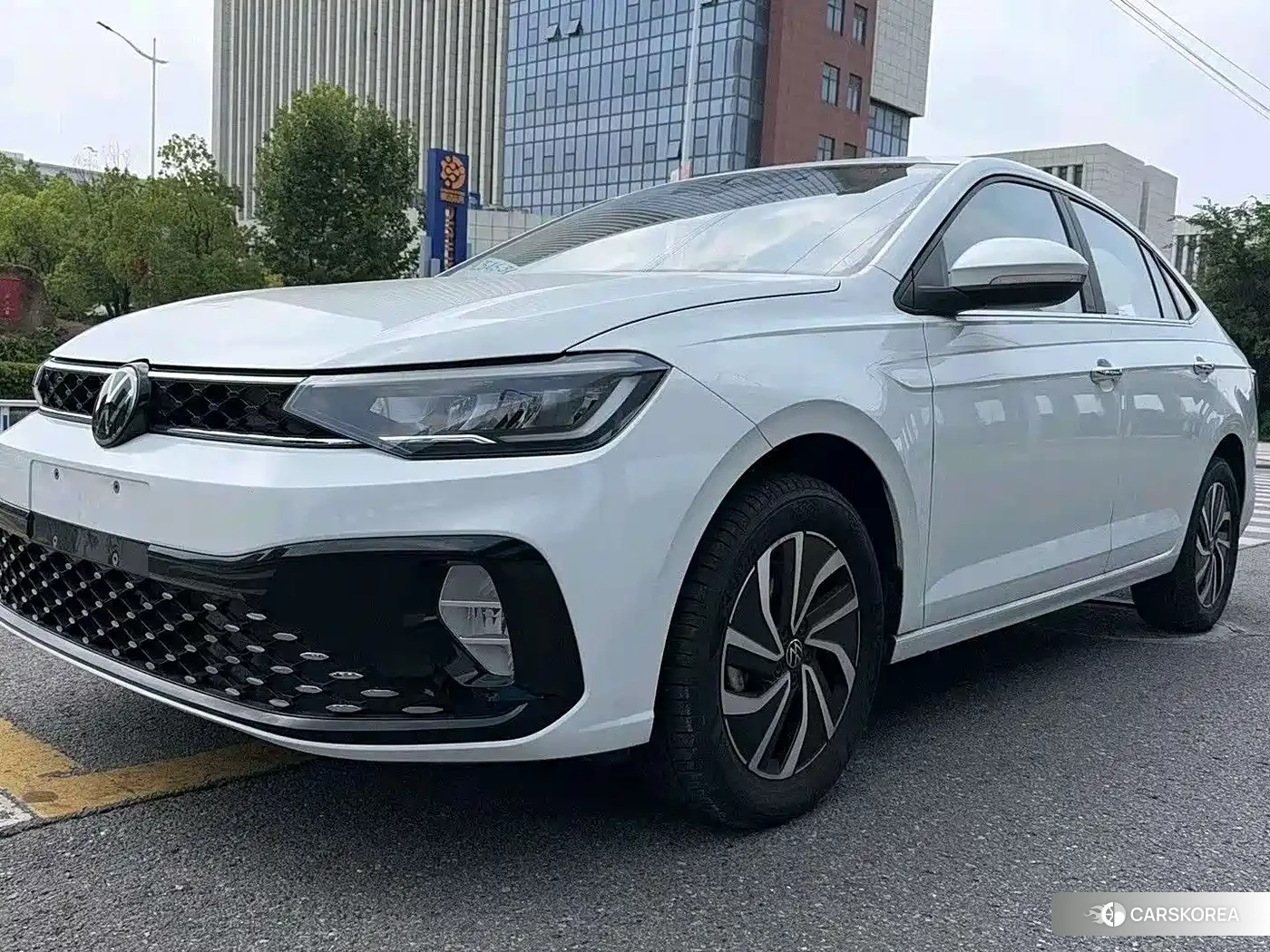 Volkswagen Lavida 2023 Белый из Китая, фото 3