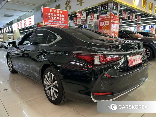Lexus ES id 4277218 из Китая 19