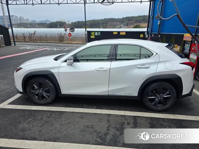 Lexus UX250h 2021 Белый из Кореи, фото 6