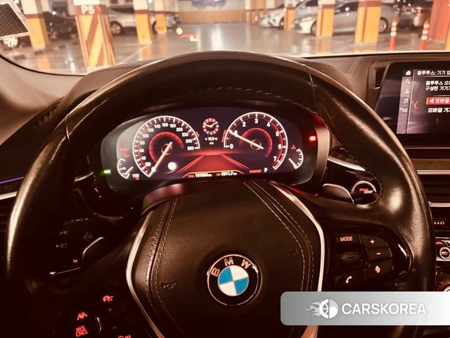 BMW 5 Series (G30) 2019 Белый из Кореи, фото 3