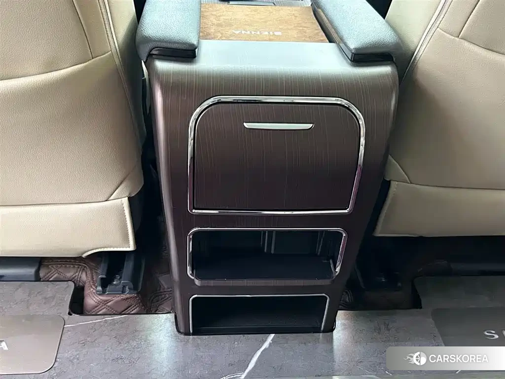 Toyota Sienna id 4547242 из Китая 7