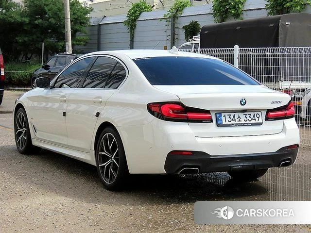 BMW 5 Series (G30) 2023 Белый из Кореи, фото 3