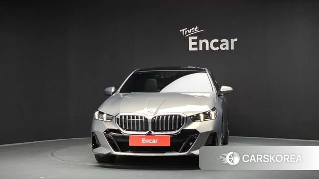 BMW 5 Series (G60) id 4499273 из Кореи 23