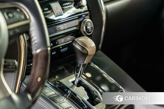 Lexus LM id 4254507 из Китая 12