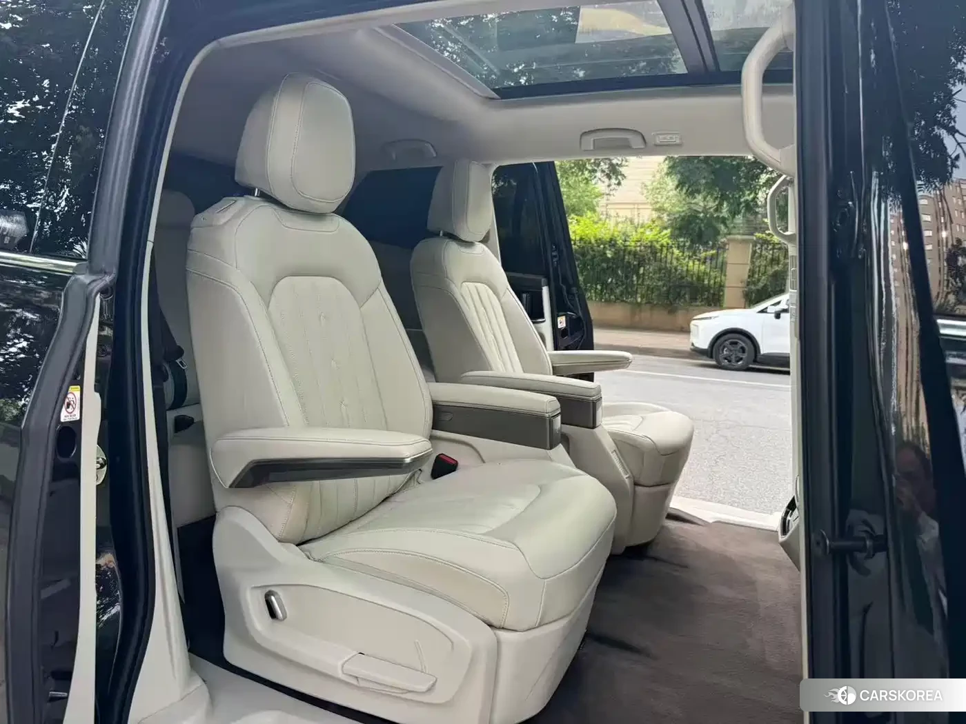 Volkswagen Viloran 2024 Черный из Китая, фото 3