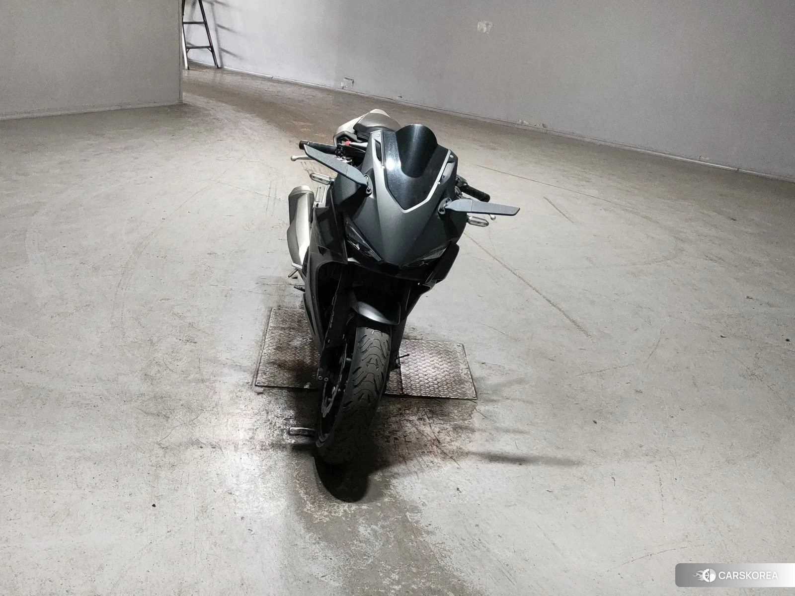 Проданный Honda CBR400R 2024 из Японии, фото 2