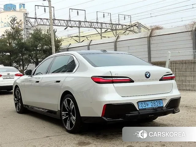 BMW i7 (G70) id 3694794 из Кореи 13