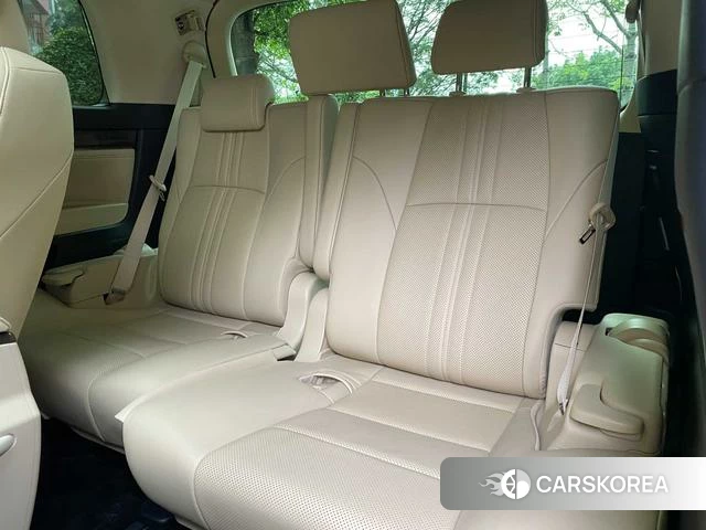 Toyota Elfa id 4333453 из Китая 23
