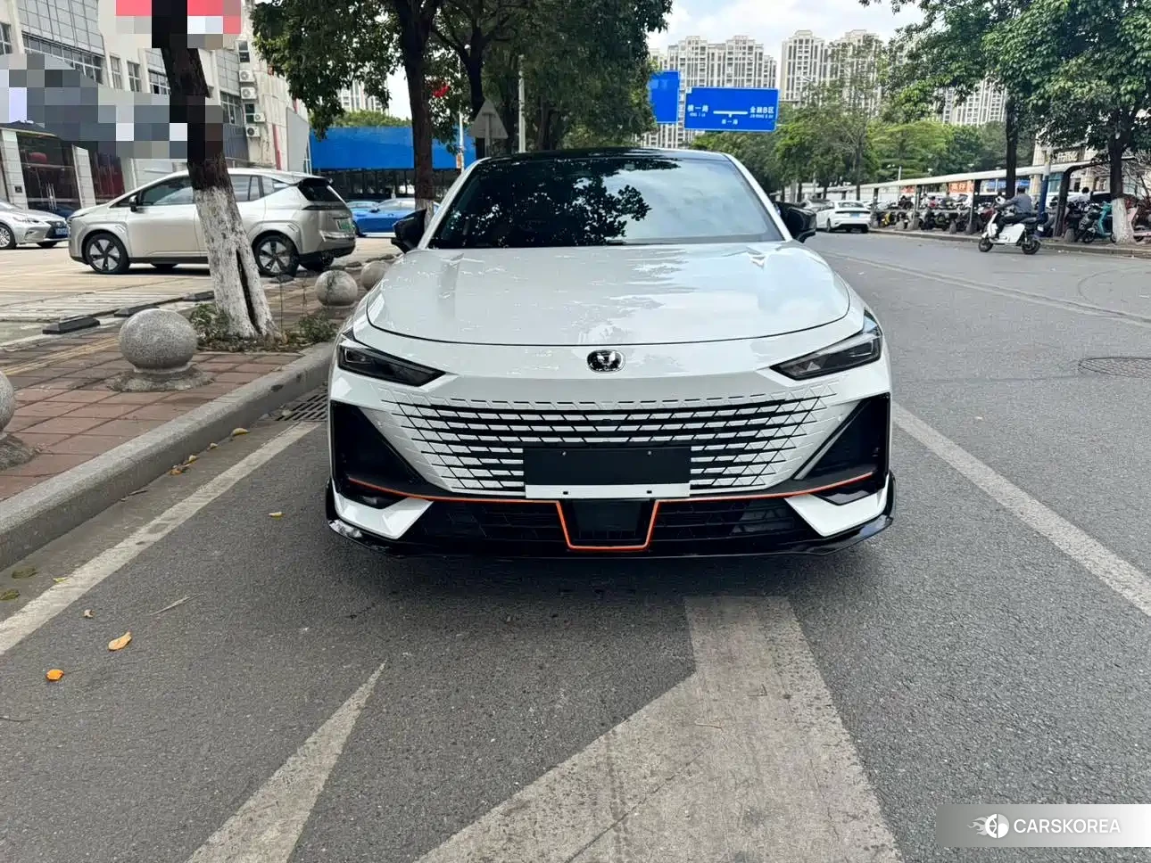 Chang'an UNI-V 2023 Белый из Китая, фото 3