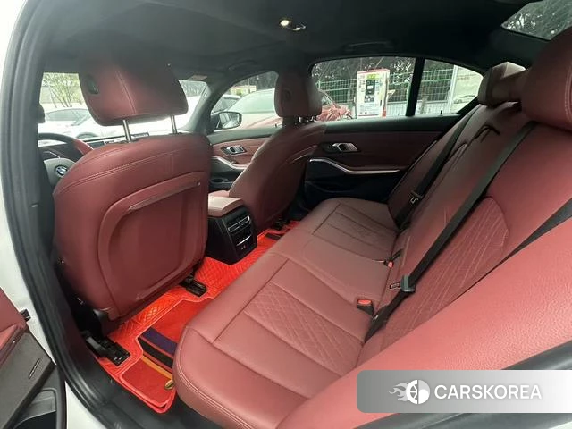 BMW 3 series 2024 Белый из Китая, фото 3