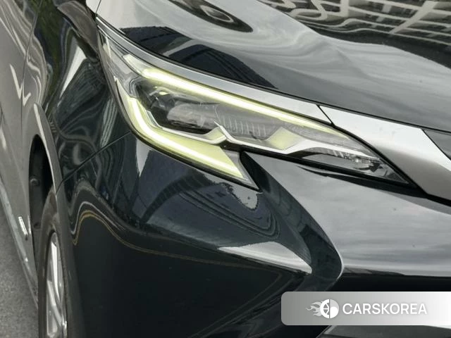Toyota Saina id 4299910 из Китая 13