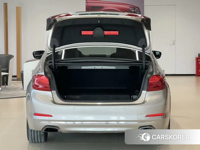 BMW 5 series PHEV id 4211848 из Китая 9