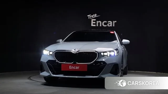 BMW 5 Series (G60) id 3689378 из Кореи 13