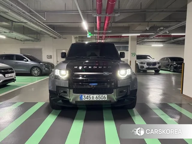 Land Rover Defender (L663) 2023 Серебряный двухцветный из Кореи, фото 3