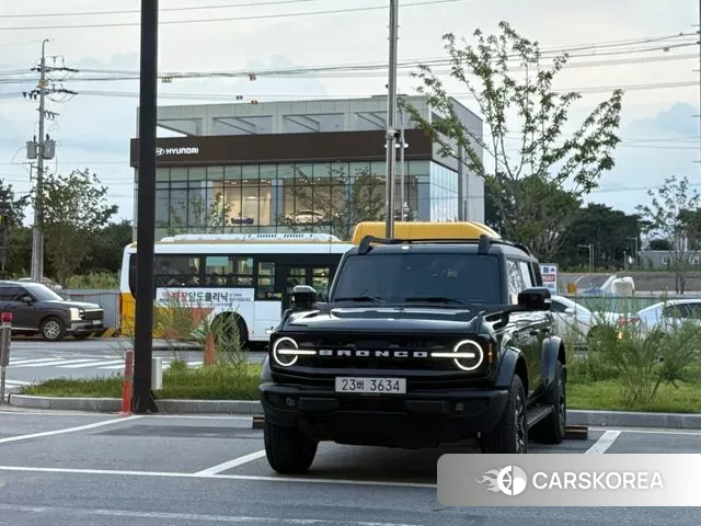 Ford Bronco 6th Generation 2023 Черный из Кореи, фото 6