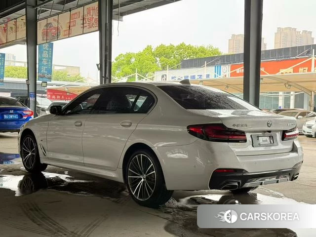 BMW 5 series 2023 Белый из Китая, фото 3
