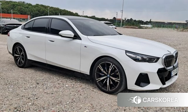 BMW 5 Series (G60) id 4254975 из Кореи 13