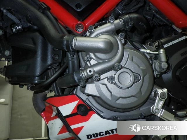 Engine photo