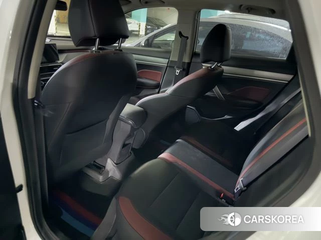 Geely Automobile Binyue 2021 Белый из Китая, фото 3